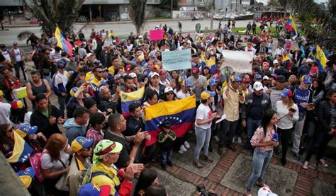 Migración colombia inadmite a 2 ciudadanos venezolanos y en las últimas semanas ha expulsado a 24. Migración venezolanos: Más de un millón de migrantes ...