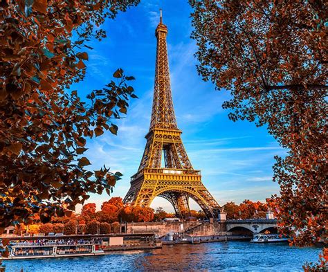 Eiffel Tower In Autumn France Eiffel Tower Paris In Autumn Paris
