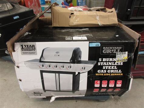 Cooking area and 2 side burners 1 with infrared searing capability. 5 Burner Stainless Steel Gas Grill