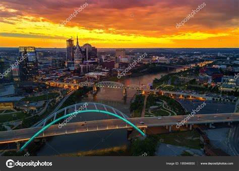 Nashville Skyline Bridge — Stock Photo © Jdross75 195946930