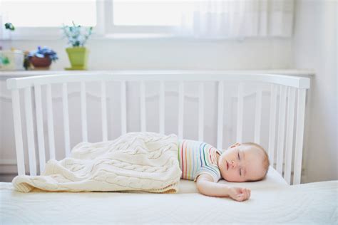Das komplettpaket enthält neben einer geeigneten matratze mit spannbettlaken auch ein passendes, stilvolles nestchen. Beistellbett Malm : Baby Beistellbett Natur Fur Ikea Malm Bett Hohe Version Amazon De Baby ...