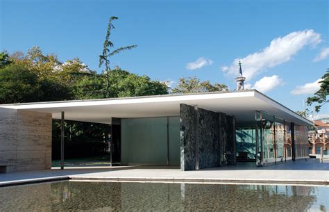 Mies van der rohe designed the barcelona pavilion to represent germany during the 1929 international exposition at barcelona. Mies Van der Rohe - História de Um Grande Designer