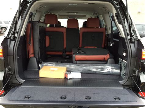 2015 lexus lx 570 competitors. Comparison - Lexus LX 570 2015 - vs - Chevrolet Suburban ...