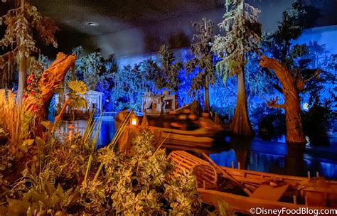 First Look Blue Bayou Opens With Alcohol In Disneyland The Disney