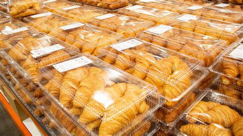 13 Popular Costco Bakery Items You Wont Find In Stores Anymore The