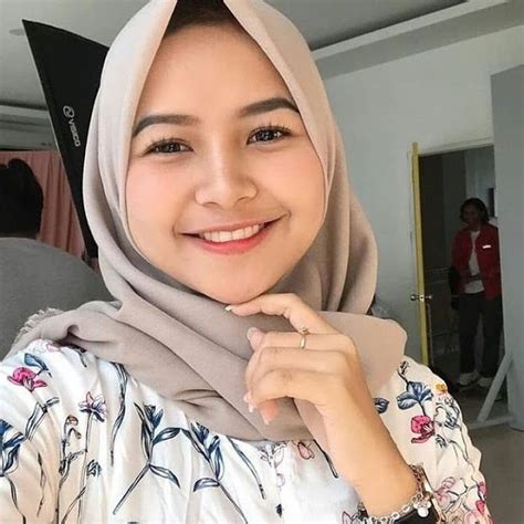 Gadis Hijab Muslimah Cantik Single Cari Jodoh Awek Tudung Hijab