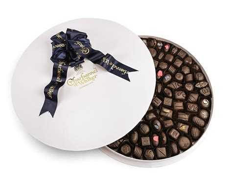 Luxurious 2000g Boite Blanche With Fine Dark Chocolates Without