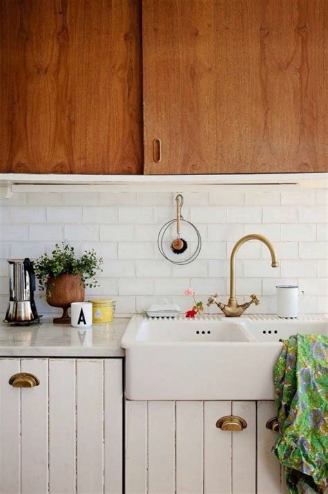 A kitchen that is filled with cabinetry can many times come across as hard and lacking in the warmth and hominess that traditionally is associated with a kitchen. Modern Kitchen Sink Designs That Look to Attract Attention