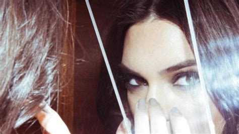 Kendall Jenner Stellt Ihre Lidschatten Palette The Estée Edit Für