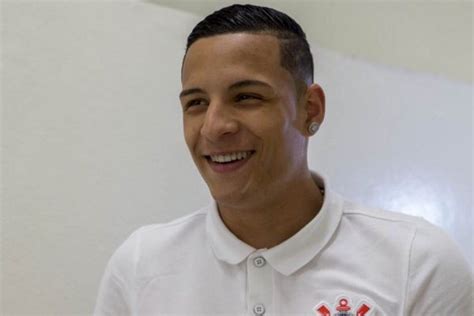 Guilherme arana plays for brazilian league team sc corinthians paulista in pro evolution soccer 2017. Bordeaux, qui négocie avec les Corinthians pour Guilherme ...