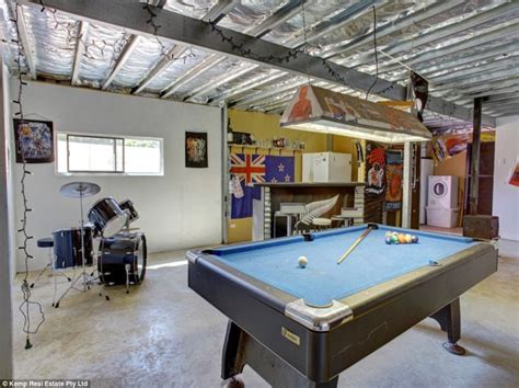 Australias Man Caves On The Market Daily Mail Online