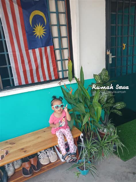 Warna tikar getah biru kotak. Wanita Ini Tunjuk Cara Dekor Cantik Bajet Rumah Sewa - IMPIANA