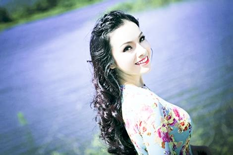 Một thành viên gốc việt của hội đồng lập pháp tiểu bang georgia mặc áo dài trong lễ nhậm chức ngày 12/1, sau khi tái đắc cử hồi tháng 11/2020. Ca sĩ Tân Nhàn: Nghệ thuật đang bị thương mại hóa | Báo Công an nhân dân điện tử