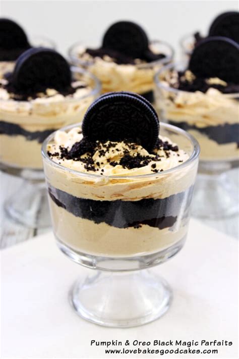 When blended together, they make the ultimate cheesecake. Pumpkin and Oreo Black Magic Parfait | Love Bakes Good Cakes