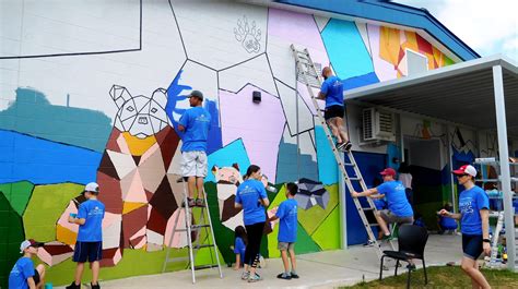 Mural Project Brings Students Together At Gilchrist