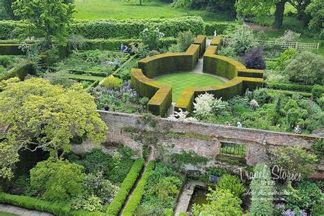 Jahrhundert für den hausgeistlichen von sissinghurst gebaut wurde, war in. Die schönsten Gärten in England - Sissinghurst Castle ...