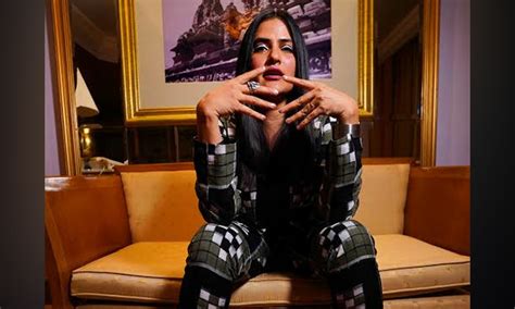 Singer Sona Mohapatra Has A Constructive Message On The Sonu Nigam Controversy Cineblitz