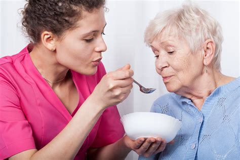 Aide Au Repas Pour Personnes âgées Ou En Situation De Handicap