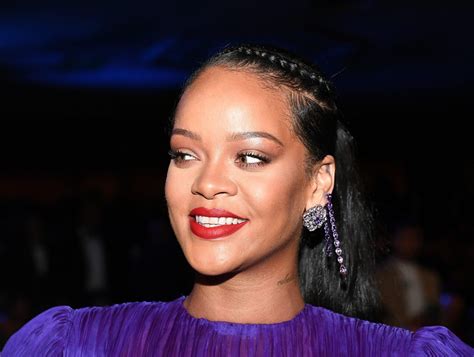 Rihanna Is The Wealthiest Woman In The World Reaches Billionaire Status