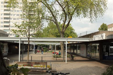 Kunden kommen drei tage lang nicht an ihr geld. Einkaufszentrum - Heimersdorf - Einkaufszentrum ...