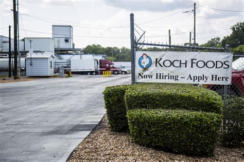 VICE News on Flipboard by VICE News | Border Patrol, Koch Foods, Chris