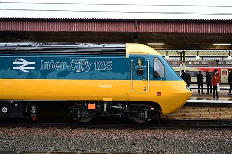 Goodbye To An Icon The Hst Travels Through York Station For The Last