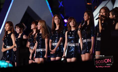 صور Snsd خلال الآداء في حفل Incheon Korean Music Wave Sм FάмίĻү ώόяĻđ