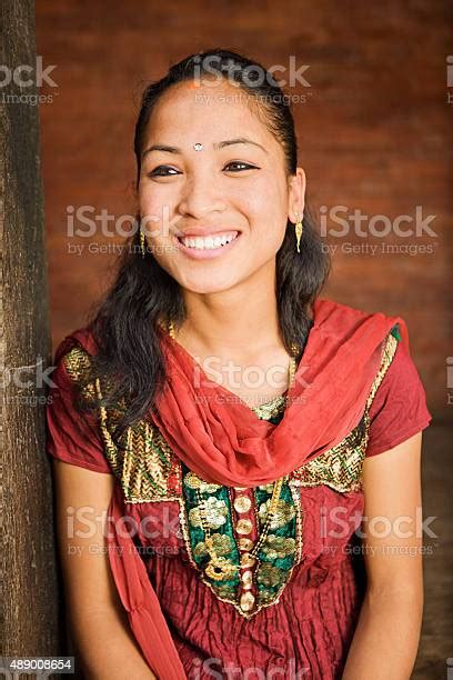 Portrait Of Young Nepali Girl Wearing Traditional Costume Bhaktapur 照片檔