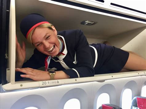 Pros And Cons Of Being A Commercial Flight Attendant Sexy Flight Attendant Flight Attendant