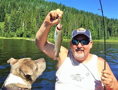 Whether you're baitcasting, spinning or fly fishing your chances of getting a bite here are good. Down the Road: Fishing on Trillium Lake, Oregon