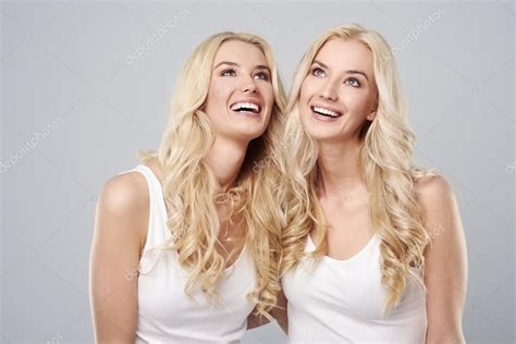 Twins Blonde Telegraph