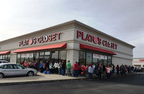 Plato Closet Locations - Unconventional But Totally Awesome Wedding Ideas