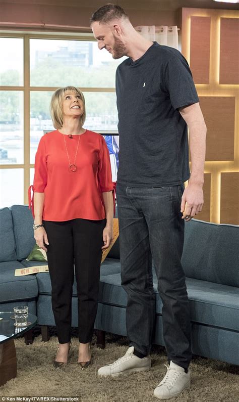 Britain S Tallest Man Towers Over Ruth Langsford Daily Mail Online