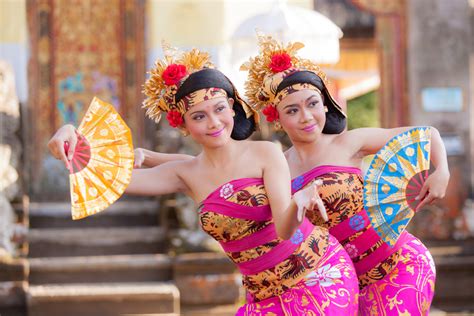 Charming Photos Of Traditional Balinese Dancers