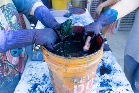 Indigo Dyeing 101 How To Dye With Indigo Vat Types And Process