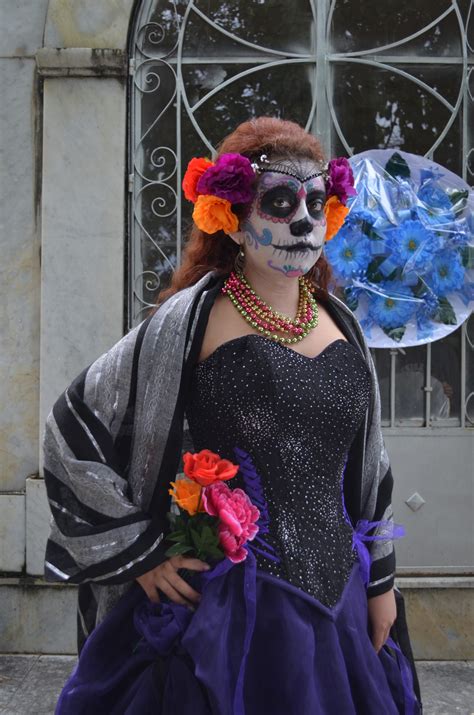 Fotos Gratis Carnaval Víspera De Todos Los Santos Ropa Arte De Performance Festival Mujer