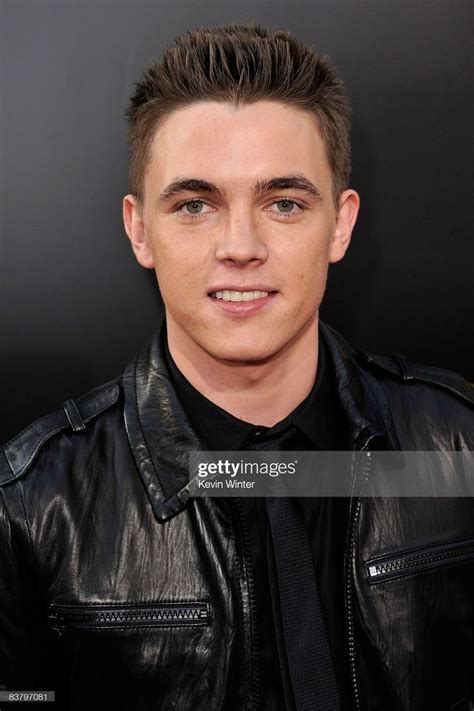 Singeractor Jesse Mccartney Arrives At The 2008 American Music