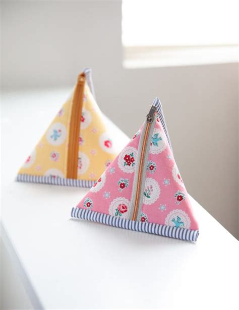 Sewing Pattern Triangle Zipper Pouch Sewing
