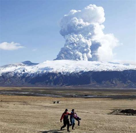 Island Der Eyjafjallajökull Feuert Den Vulkantourismus An Welt