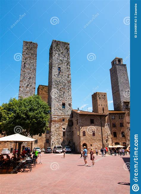 the torri salvucci palazzo del podesta and torre grossa piazza del duomo san gimignano