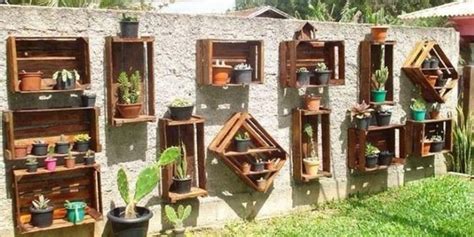 Need diy garden projects and ideas to decorate your home outdoor? 21 vertical pallet garden ideas for your backyard or balcony