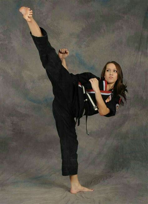 Pose Fighting Girl High Kick Reference Martial Arts Girl Female Martial Artists Martial Arts