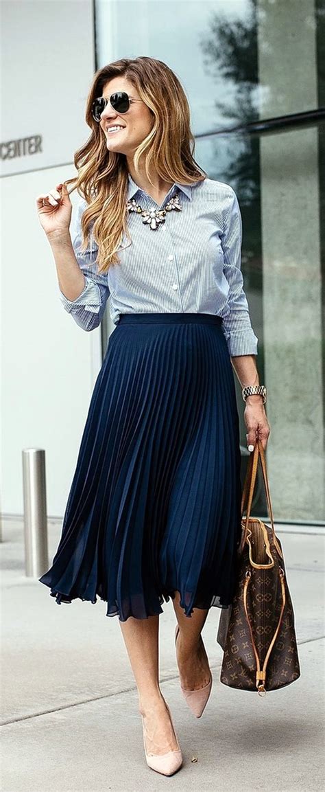 Extra Classy Work Outfits To Wear This Spring