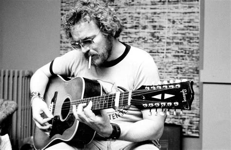 Gordon meredith lightfoot, cc, o.ont, singer, songwriter, guitarist (born 17 november 1938 in gordon lightfoot is one of the most acclaimed and respected songwriters of the 20th century, and. Gordon Lightfoot's 'Edmund Fitzgerald:' Lyrics And Story ...