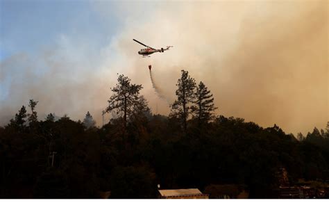 Us Northern California Wildfires Kill 3 Force Evacuation Of Thousands