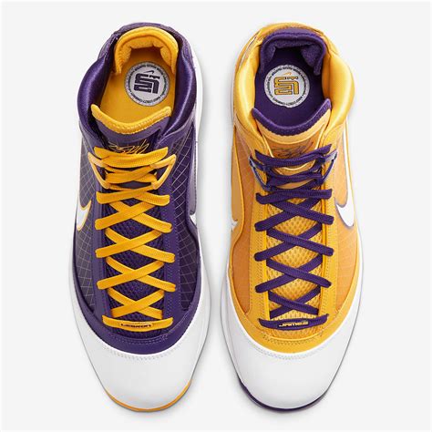Lebron james' special edition nike lebron 7 lakers pe, which he first debuted during media day in september, is reportedly headed to retailers later this year. Nike LeBron 7 Media Day Lakers CW2300-500 | SneakerNews.com