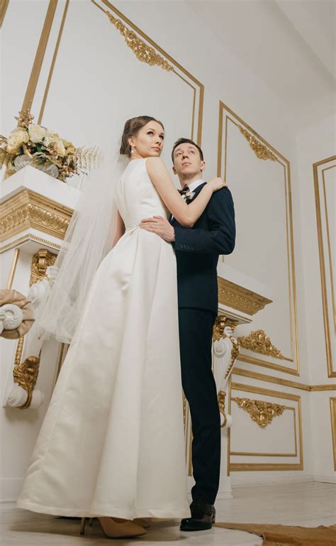 Mirip seperti bukit moko yang juga berada di bandung, dari atas tebing keraton ini, kamu dapat menikmati pemandangan yang menakjubkan. 30+ Foto Prewedding Indoor Casual (ELEGANT & SIMPLE)