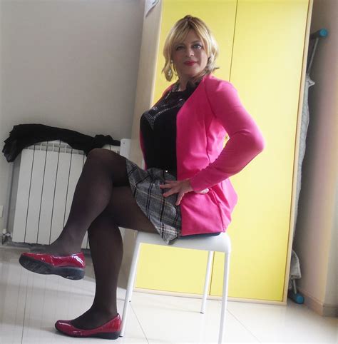 Crossdress Housewife Ivana Plaid Skirt And Pantygose Outfi Flickr