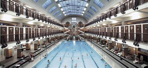 With three swimming pools of varying depth, the largest pool featuring eight tracks, diving boards, and a prominent spectator's stand, the stadthallenbad attracts some serious swimmers and is used as the city's main training pool for professional athletes. Amalienbad Wenen - WOLF Energiesystemen B.V.