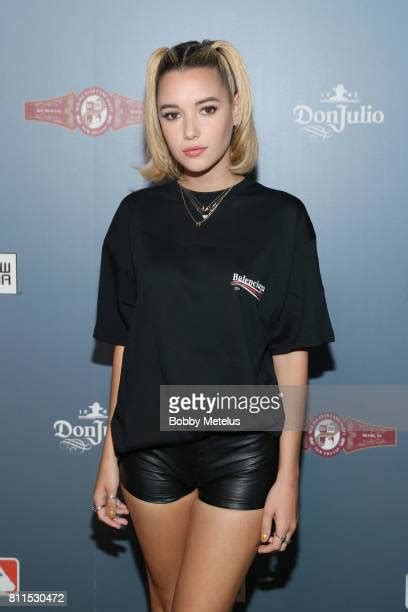 Sarah Snyder Modell Photos And Premium High Res Pictures Getty Images